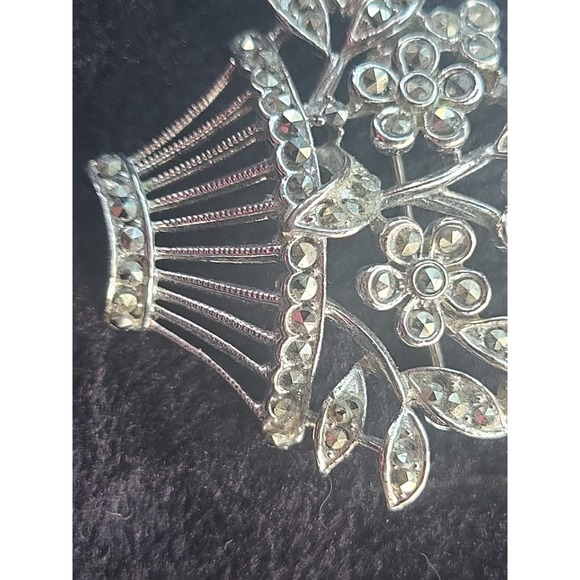 Vintage Lisner Silver Tone Rhinestone Open Work Basket  Flowers Brooch pin‎ - Picture 6 of 9